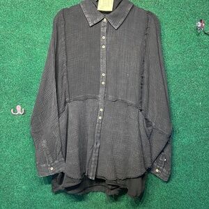371 NWOT Oli&Hali Shirt